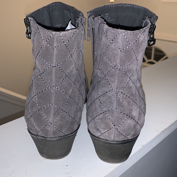 Mid boots w small heel - Picture 4 of 6